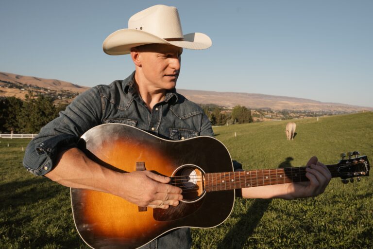 Country-Solo-Artist-Owen-Barnhart